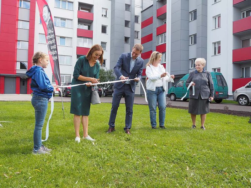 Latvijā lielākās renovētās daudzdzīvokļu mājas atklāšana 30. jūlijā Babītes pagasta Piņķos Saules ielā 2.