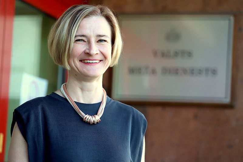 Valsts meža dienesta vadītāja Aina Stašāne: “Tuvākajā laikā meža dienestam būs jāizstrādā jaunā stratēģija. Tā ļaus mums noteikt darbības prioritāros virzienus un ietaupīt līdzekļus, neiesaistoties projektos, kas nav mūsu prioritāte.”