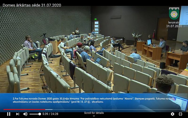 Martā novada jaunā vadība nolēma atteikties no domes sēžu videotiešraidēm, kuru ieraksti tagad pieejami nedēļu pēc sēdes. Priekšsēdētājs Normunds Rečs “Latvijas Avīzei” pat mazliet iepriecināts sacīja, ka sēžu ierakstiem esot mazāk skatījumu.