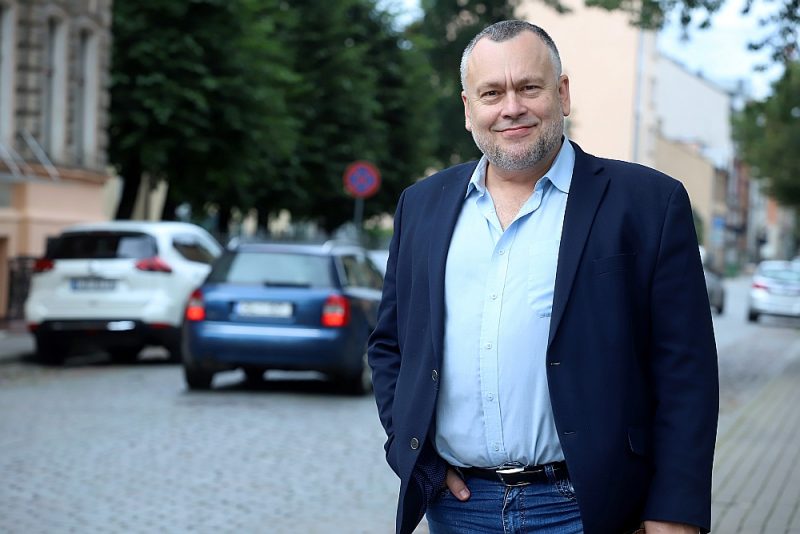 Arnis Cimdars: “Vēlēšanu novērotāji ir sabiedrības acis un ausis! Ja kāds mēģinātu izgrozīt rezultātu, ātri vien tiktu pieķerts.”