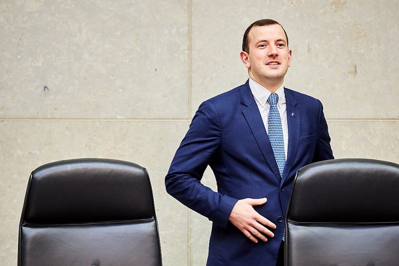 Virgīnijs Sinkēvičs: “Investīcijas ekonomikas atveseļošanā pēc krīzes paver iespēju zaļās pārkārtošanās procesam, kurā līdz 2050. gadam sasniedzamo oglekļneitralitātes mērķi var īstenot vienlaikus ar nulles piesārņojuma mērķi.”