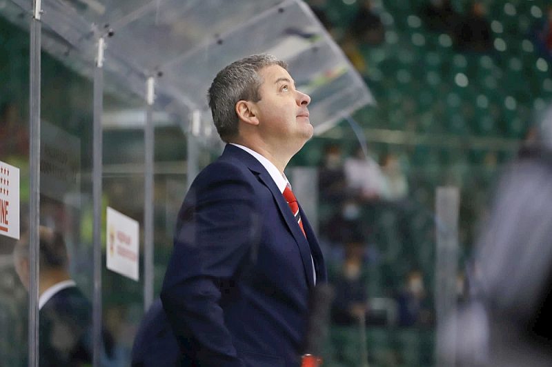 Leonīdam Tambijevam un viņa trenētajai Novokuzņeckas “Metallurg” komandai šobrīd jāsēž karantīnā, jo komandā konstatēta saslimšana ar Covid-19.