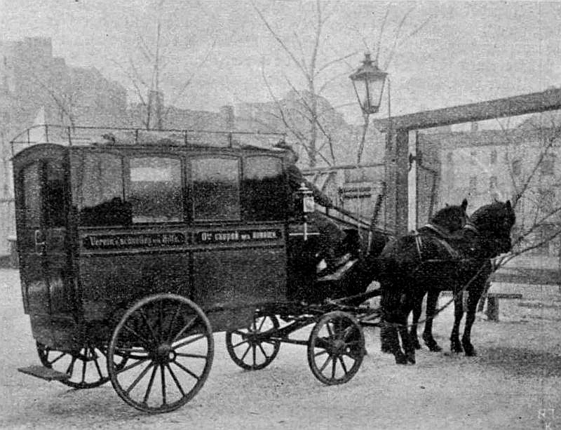 Rīgas ātrās palīdzības rati 1904. gadā.