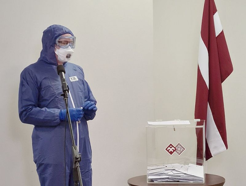 Nacionālās apvienības kongress bija pirmais pilnībā attālinātais partiju kongress, kurā lielu daļu aizņēma pa pastu atsūtīto vai uz biroju atnesto vēlēšanu biļetenu skaitīšana.