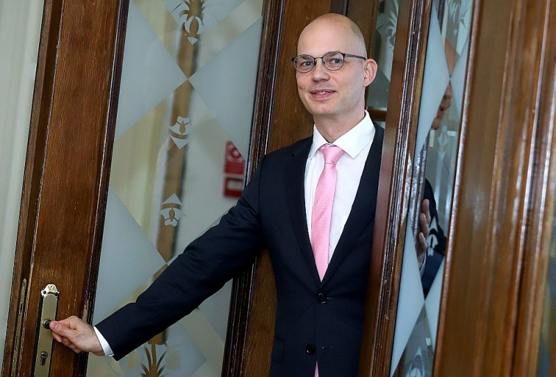 Jānis Neimanis: “Saeimai, protams, nav viss jāpieņem, ko tai liek valdība; Saeimai saglabājas tiesības noteikt citādu valsts budžeta pozīciju sadalījumu.”