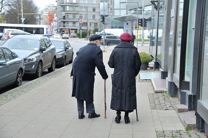 Pieņemot valsts budžeta likumu, palielinātas arī minimālās pensijas un Satversmes tiesas sprieduma ietekmē arī garantētais minimālais ienākums.