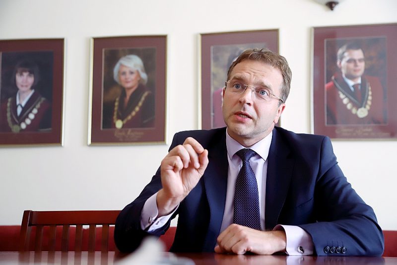 Aldis Laviņš: “Ja tiktu uzlabota nekustamo īpašumu darījumu drošība, kā arī vairāk tiktu ieguldīts kriminālprocesa virzītāju apmācībā, domāju, ka šādu skandalozu, sabiedrisko rezonansi guvušu gadījumu būtu krietni mazāk.”