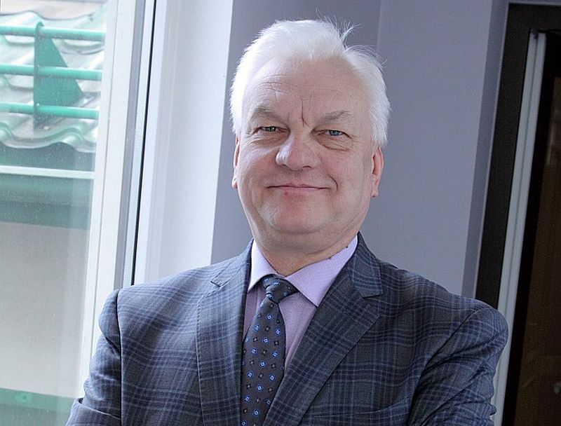 Latvijas Piensaimnieku centrālās savienības vadītājs Jānis Šolks: “Analizējot 2020. gada provizoriskos piena pārstrādē sasniegtos rezultātus, konstatējām, ka visās produktu grupās vērojams apjoma pieaugums, salīdzinot ar 2019. gadu. Tātad, neskatoties uz īpašo situāciju pasaulē, nozare kopumā turpina strādāt veiksmīgi.”