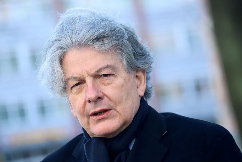 Tjerī Bretons: “Līdz jūlija vidum vajadzētu būt piegādātam vakcīnas dozu daudzumam, kas ir pietiekams 70% eiropiešu vakcinācijai.”