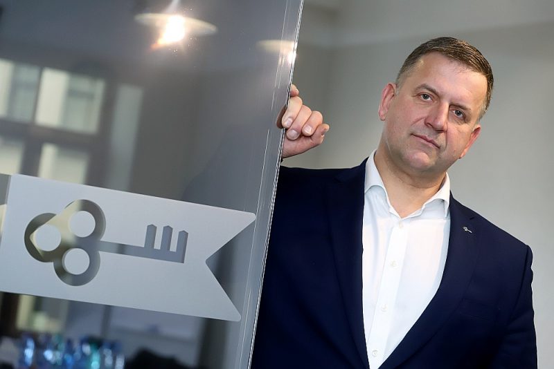 Ronalds Neimanis: “Citos uzņēmumos, piemēram, AS “Latvenergo”, “Tet”, bankās ar parādu piedziņu nemaz nenodarbojas. Tā uzticēta parādu piedziņas firmām. Arī mēs plānojam darīt to pašu.”
