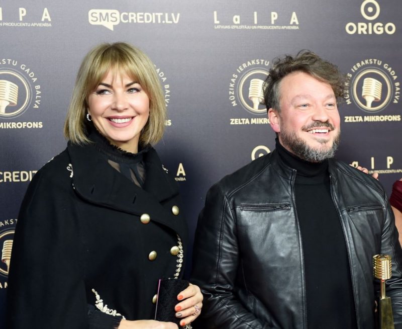 Mūziķi Jolanta Gulbe-Paškevica un Deniss Paškevics.